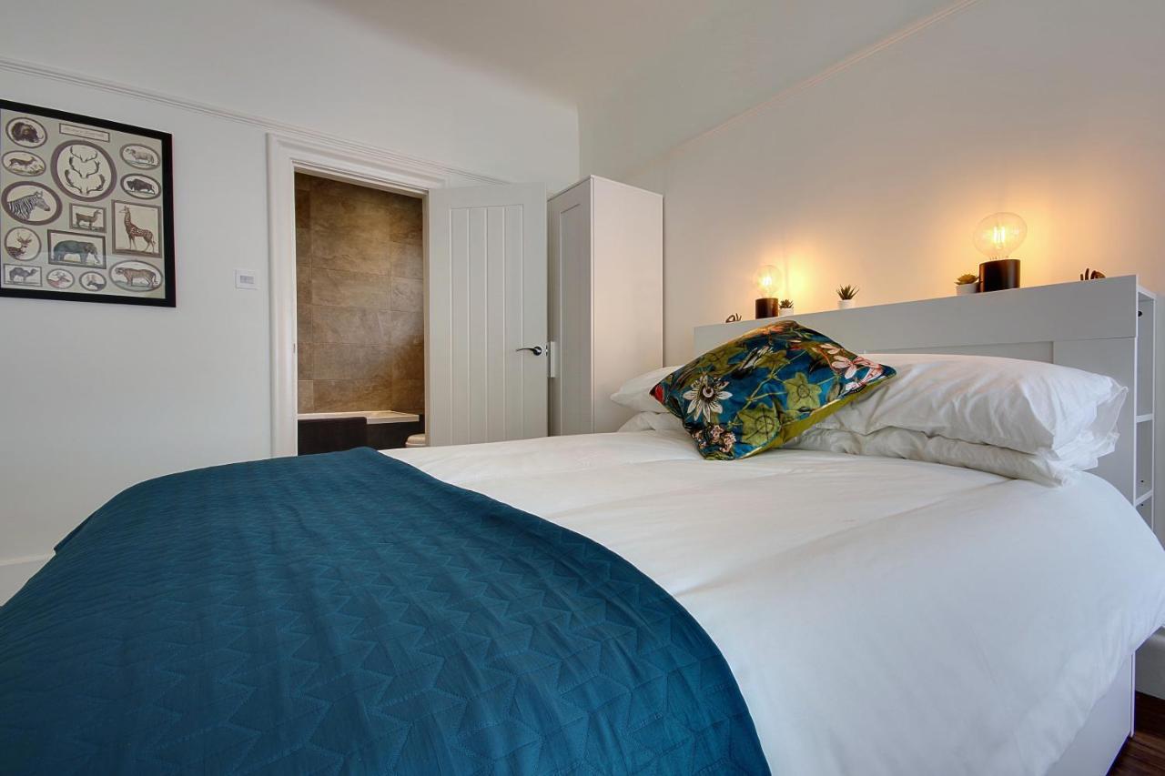 Large En-Suite By The Beach Борнмут Экстерьер фото