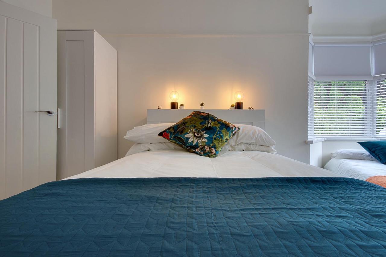 Large En-Suite By The Beach Борнмут Экстерьер фото
